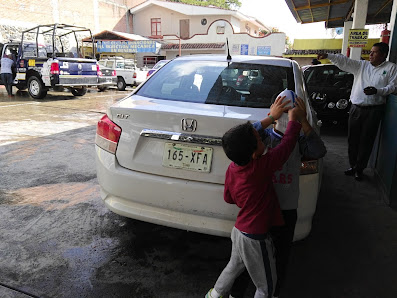 Servicio Automotriz Bravo Y Lavado De Autos